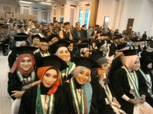 Wisuda ke XVI IAIN Syekh Nurjati Cirebon Khususnya Jurusan PIAUD Wisuda Perdana Angkatan 2013