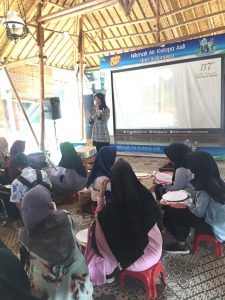 Kunjungan  Mahasiswa Jurusan Pendikan Islam Anak Usia Dini Fakultas Ilmu Tarbiyah dan Keguruan IAIN Syekh Nurjati Cirebon ke Rumah Batik Trusmi Plered Kabupaten Cirebon